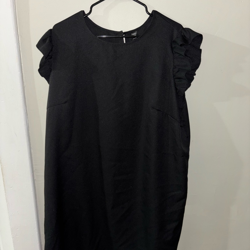 Elegant Black Ruffle Sleeve Dress